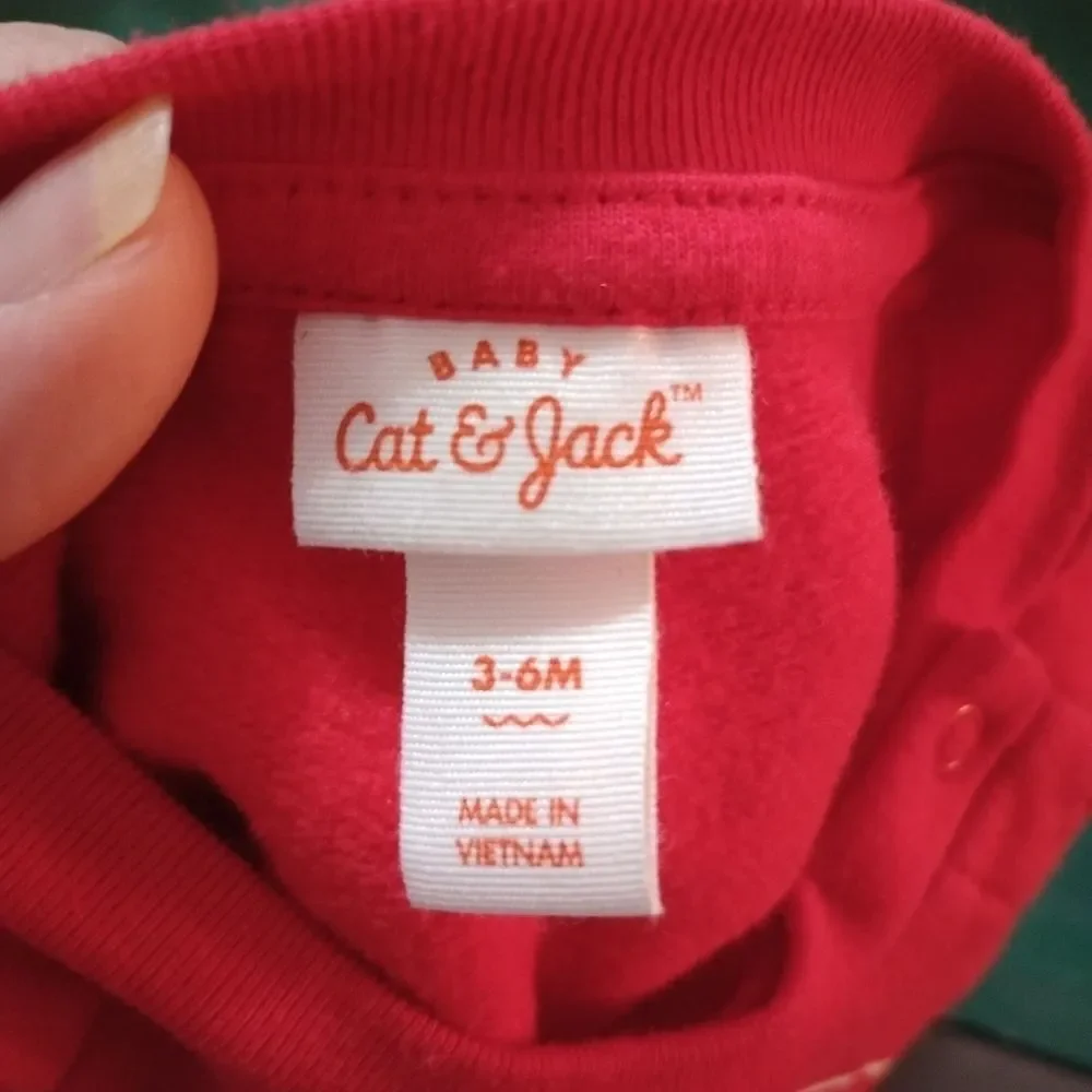 Cat and Jack NWOT Christmas top 3 - 6 months (Chi088)